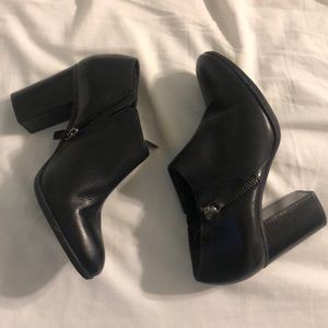 Schultz ankle boots